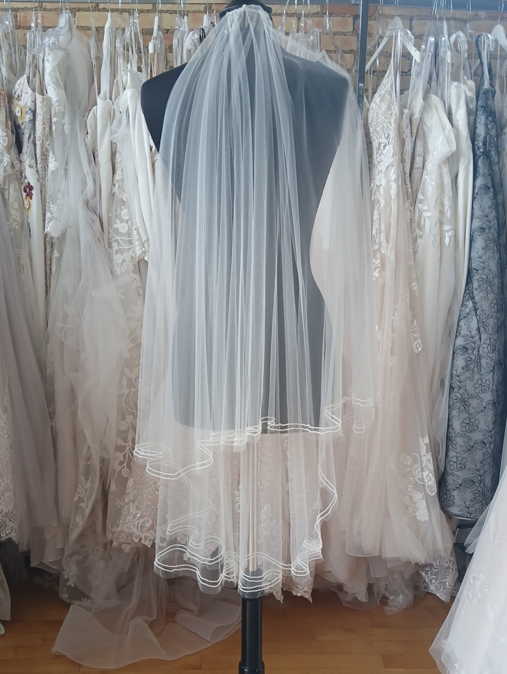 Two-Tier Beaded Edge Bridal Veil in Ivory